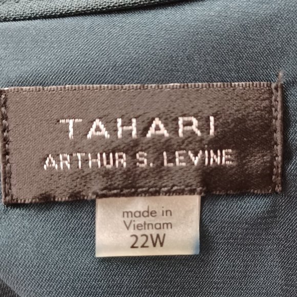 ⭐️ Tahari Dress Women's Size 22W. NWT - Picture 6 of 7
